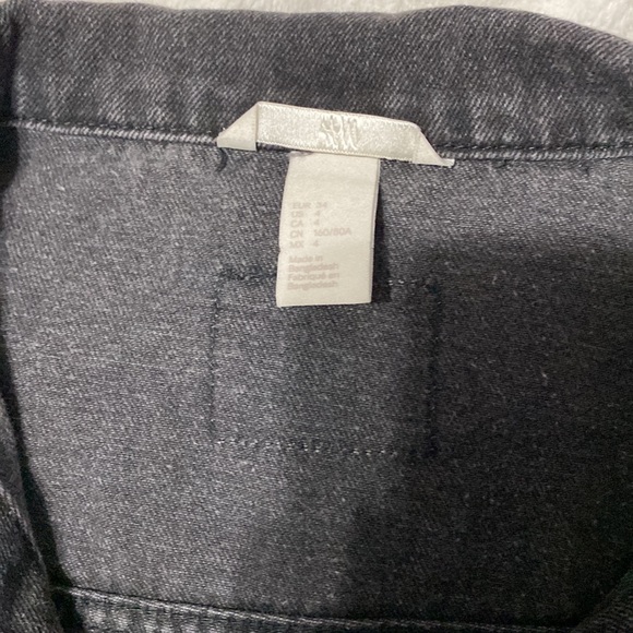 H&M jean jacket. Size 4. Faded black - Picture 2 of 3